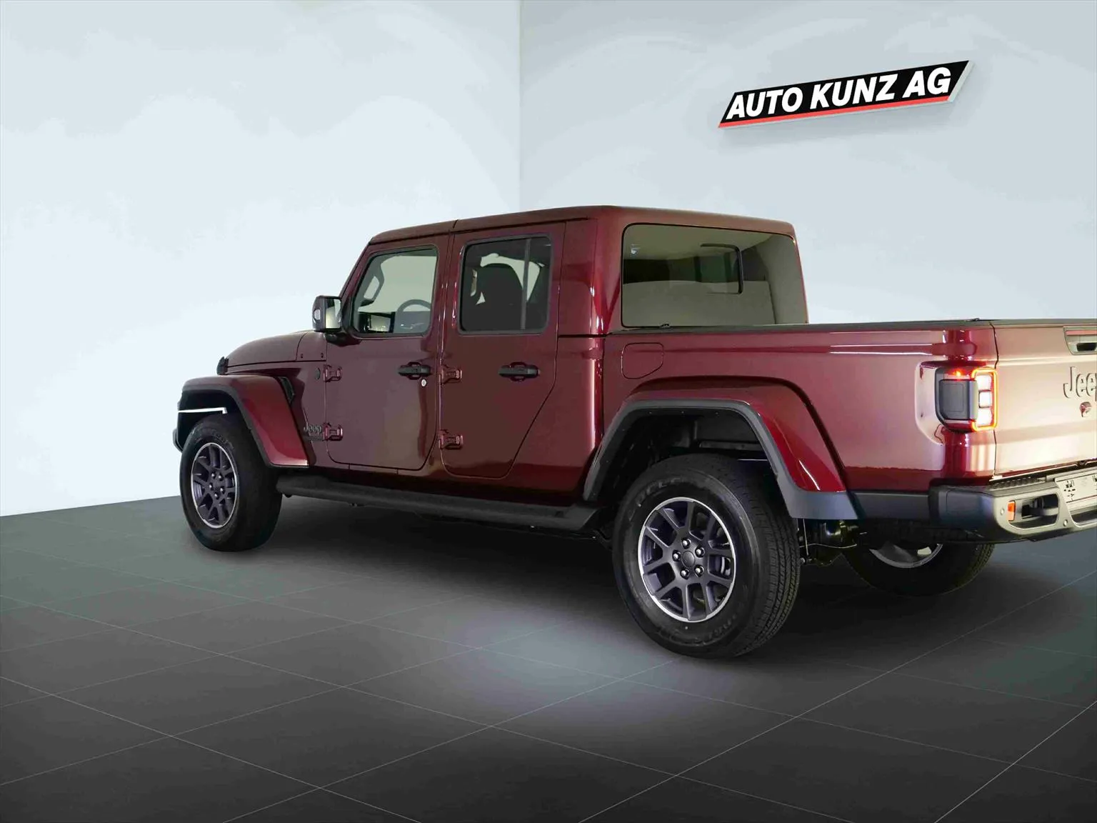 Jeep Gladiator 3.0 Diesel AWD 80th Anniversary  Image 2