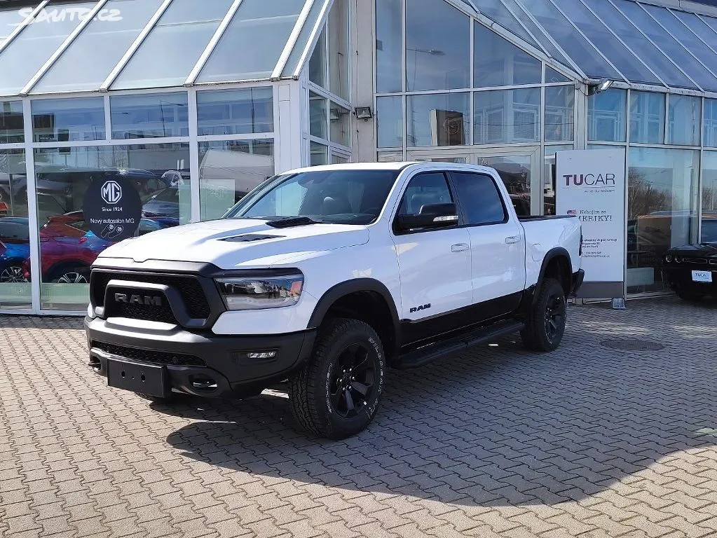 Dodge Ram 1500 Rebel 5,7 V8 HEMI Image 1