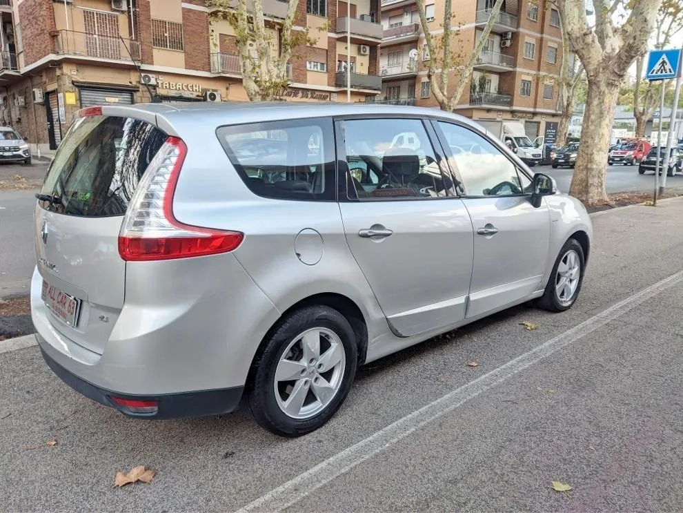 RENAULT Scénic 1.9 dCi 130 CV Dynamique Image 4